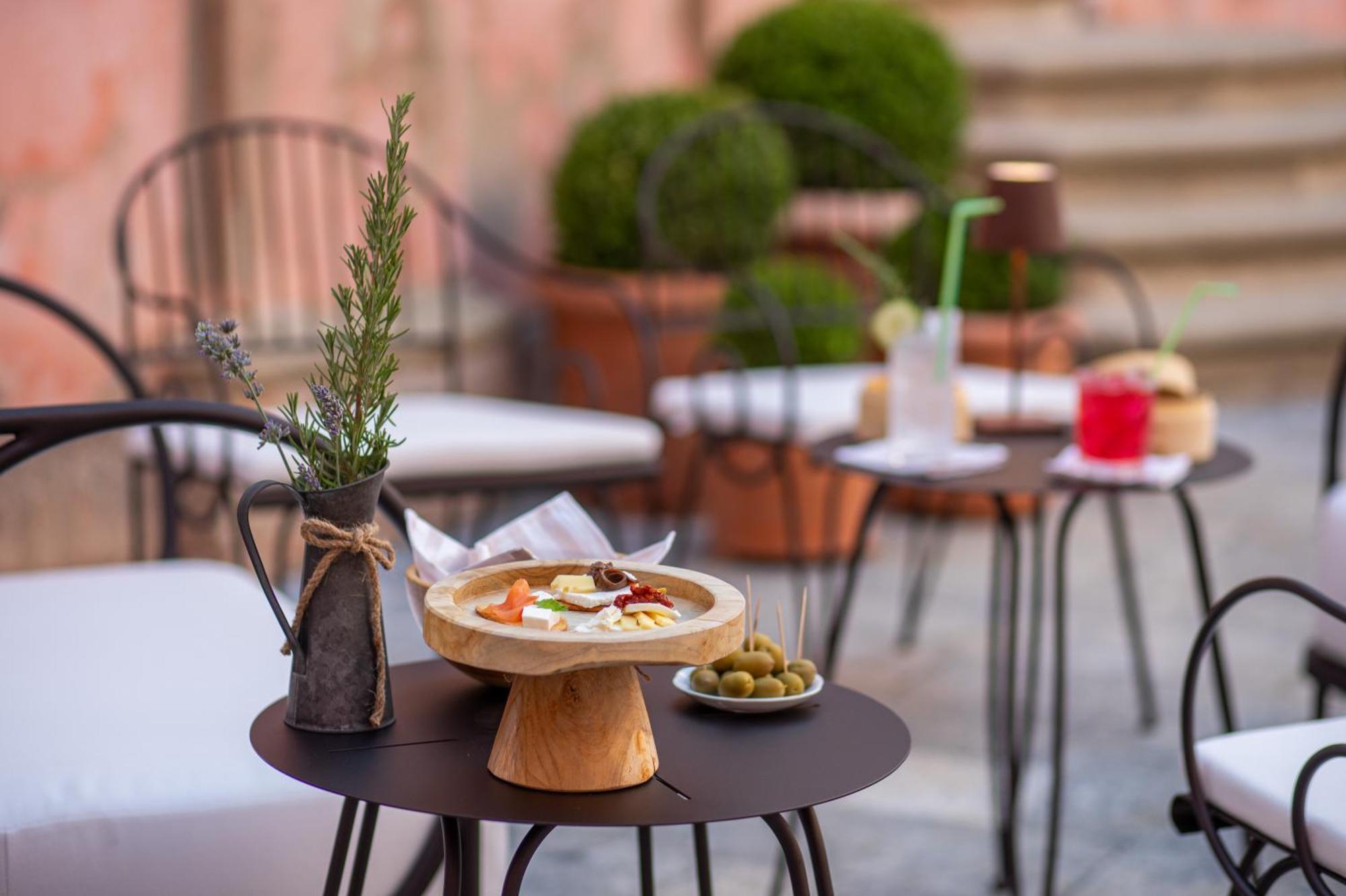 Palazzo Principi Lanza Hotel ซานนิโกลาอาร์เชลลา ภายนอก รูปภาพ